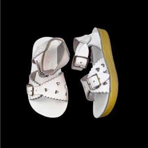 SUN SAN SALTWATER white heart cutout leather sandals baby girl's shoes size 5
